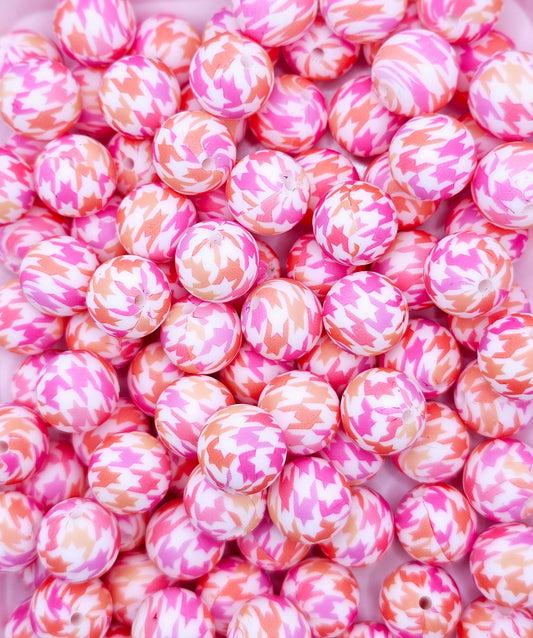 445 Pink and orange houndstooth 15mm silicone round bead